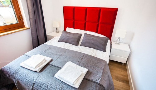 Apartment (Red)