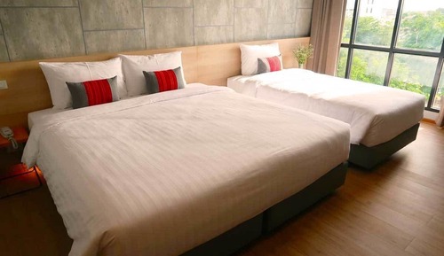 Deluxe Triple Room, Multiple Beds, Non Smoking, City View