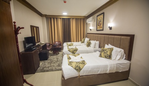 Triple Room