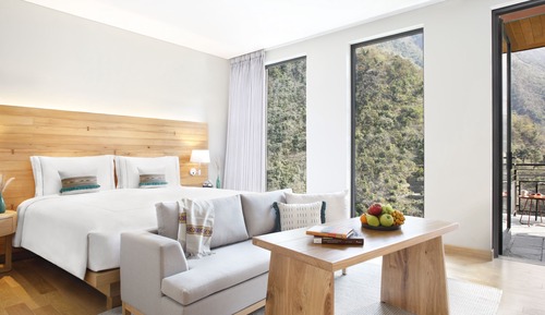 Deluxe Room, 1 King Bed, View