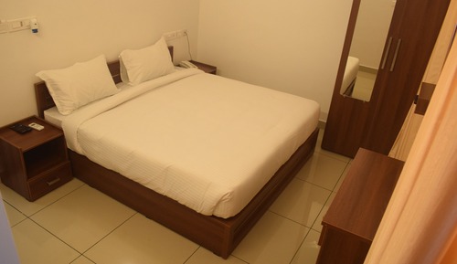 Standard Room, 1 Queen Bed, Accessible, Non Smoking