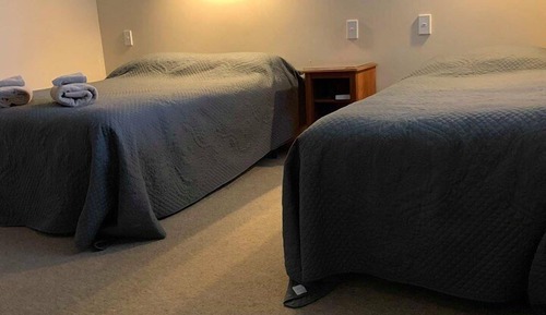 Triple Room, Queen Bed
