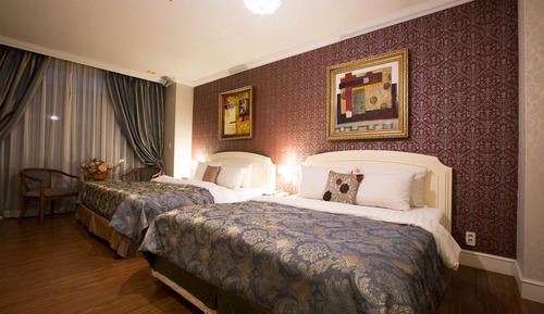 Junior Twin Room