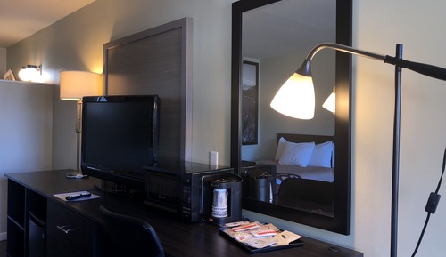 Family room with 1 Queen Bed and 1 Bunk Bed
