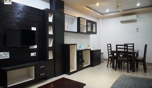 Sparkling Queen Room