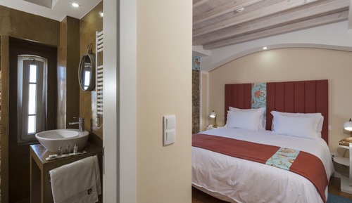 Standard Single Room, Garden View (Quarto Coral)