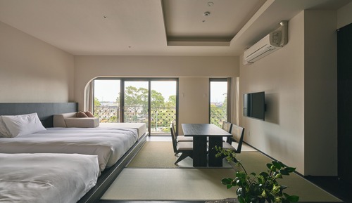 DELUXE ROOM