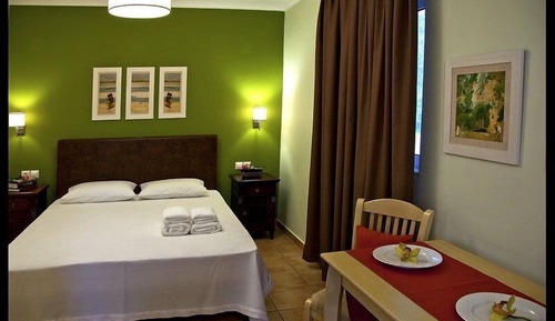 Studio (2 Adults)