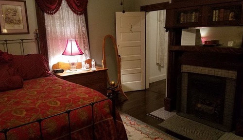 Standard Room, 1 Queen Bed, Non Smoking (Rose Room)