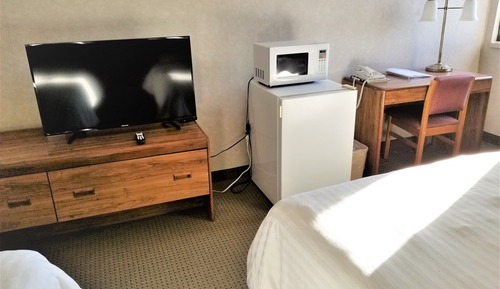 Deluxe Double Room, 2 Double Beds, Non Smoking, Refrigerator & Microwave