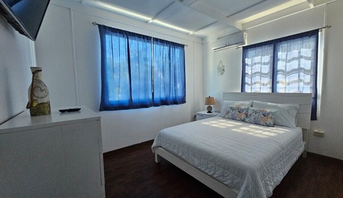 Queen & Sofa Bed Apartment(2nd FLOOR)