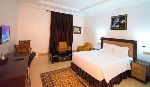 Suite, Hot Tub