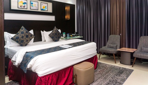 Executive Suite, 1 King Bed, Non Smoking