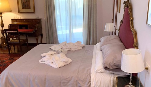Classic Suite, 1 King Bed, Accessible, Pool View