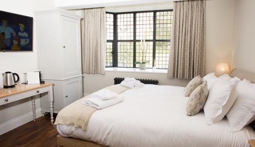 Deluxe King Suite 2