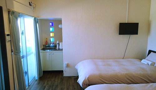 Twin Room B