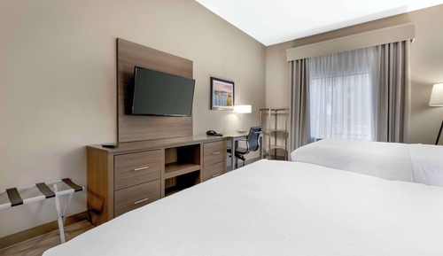Standard Room, 2 Queen Beds, Non Smoking, Refrigerator & Microwave (Walk-in Shower)