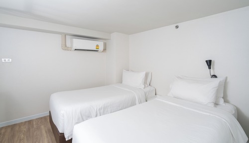 Deluxe Duplex, 2 Twin Beds, Non Smoking (Living Room)