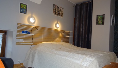 Double Room (Chartreuse)