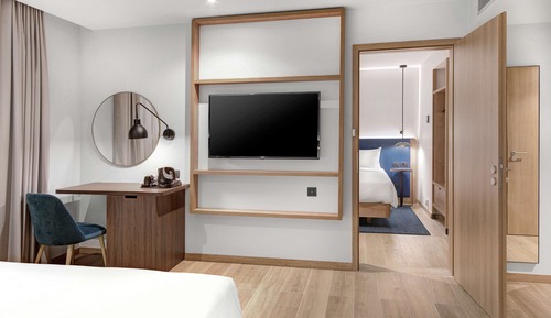 Room, 1 King Bed, Connecting Rooms
