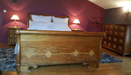 Deluxe Double Room, 1 King Bed, Non Smoking, Mountain View