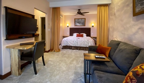 Luxury Suite, 1 King Bed, Non Smoking, Resort View (Suite 1)