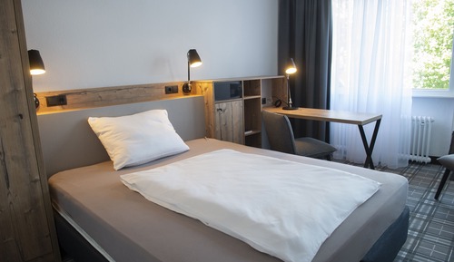 Comfort Single Room, 1 Large Twin Bed, City View