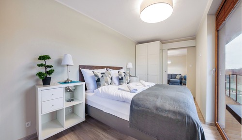Apartment (A 6)