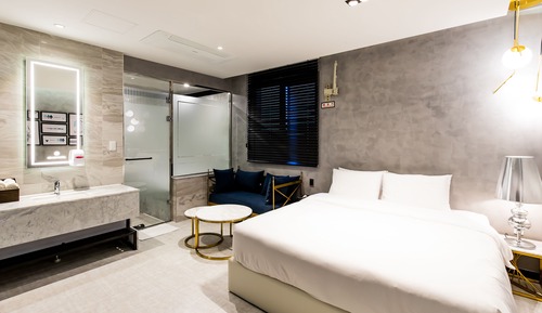 Standard Room - Comp Airport Shuttle upon request