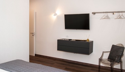 Suite, 1 King Bed with Sofa bed, Non Smoking, City View