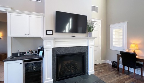 Luxury King Suite #11