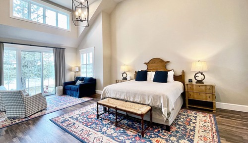 Luxury King Suite #8