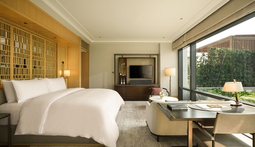 Room, 1 King Bed (Verandah)