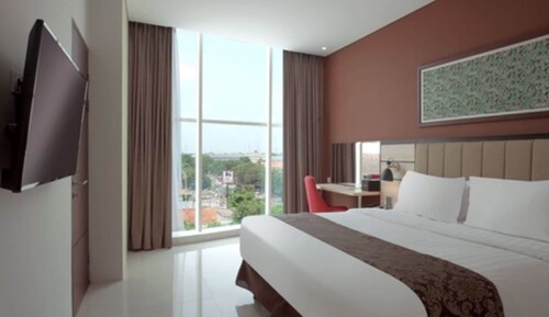 Deluxe Room, City View