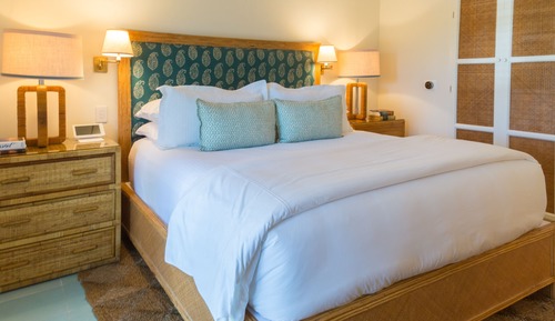 Deluxe Room, 1 King Bed, Beach View