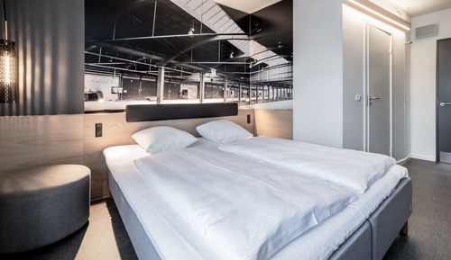 Standard Double Room, 1 King Bed (Balcony)