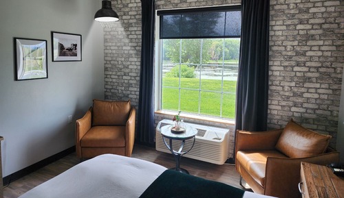 Standard Room, 1 King Bed, River View