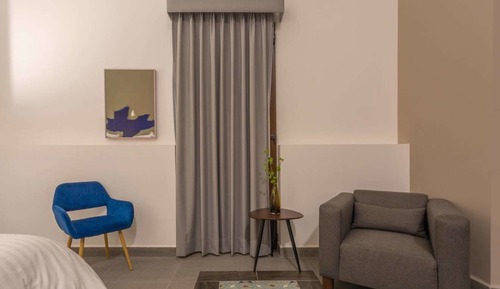 Standard Suite, 1 King Bed