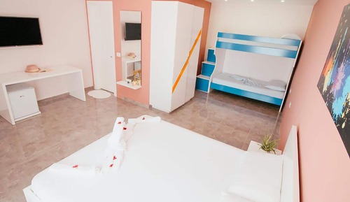 Quadruple Room, Garden View