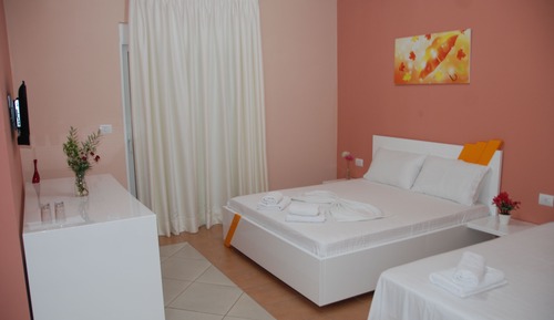 Triple Room, Balcony, Garden View