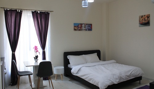 Deluxe Studio