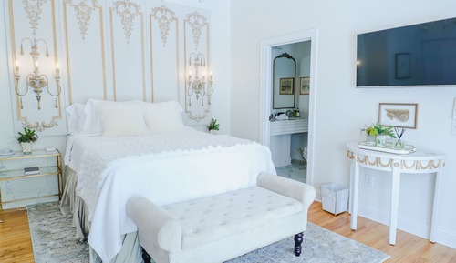 The Hull Suite on St. Charles