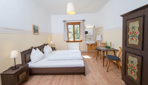 Standard Double Room, 1 King Bed, Shared Bathroom