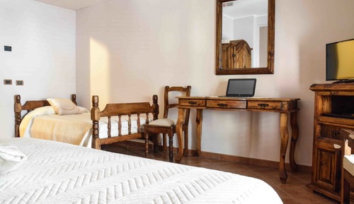 Comfort Triple Room, Multiple Beds, Partial Sea View