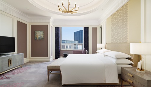 Club Room, 1 King Bed, City View (Club Lounge Access)