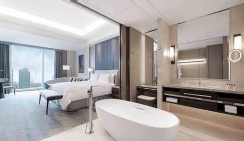 Deluxe King Room