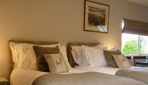 Suite, Lake View (North)