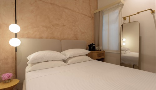 Standard Room, 1 Queen Bed