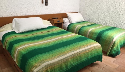 Triple Room, Multiple Beds