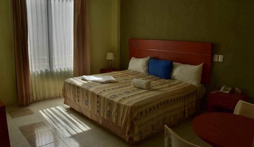 Basic Room, 1 Queen Bed